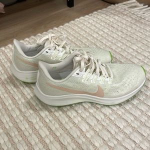 Nike Zoom Running shoes NEW